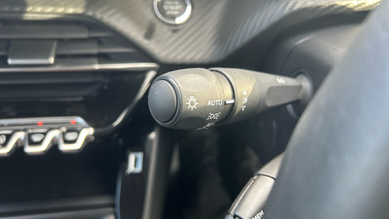 Peugeot 208 1.2 PureTech 100 Allure Premium 5dr Petrol Hatchback